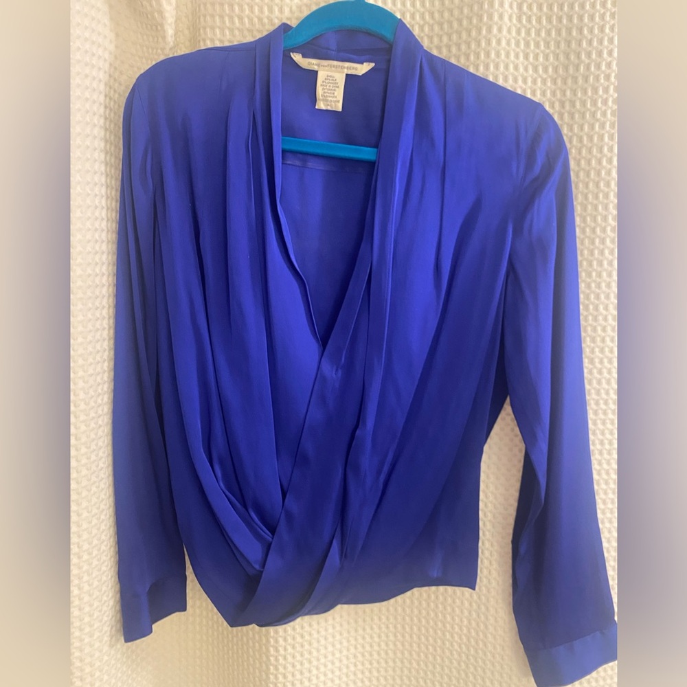 Diane Von Furstenberg cobalt blue silk wrap top size 6